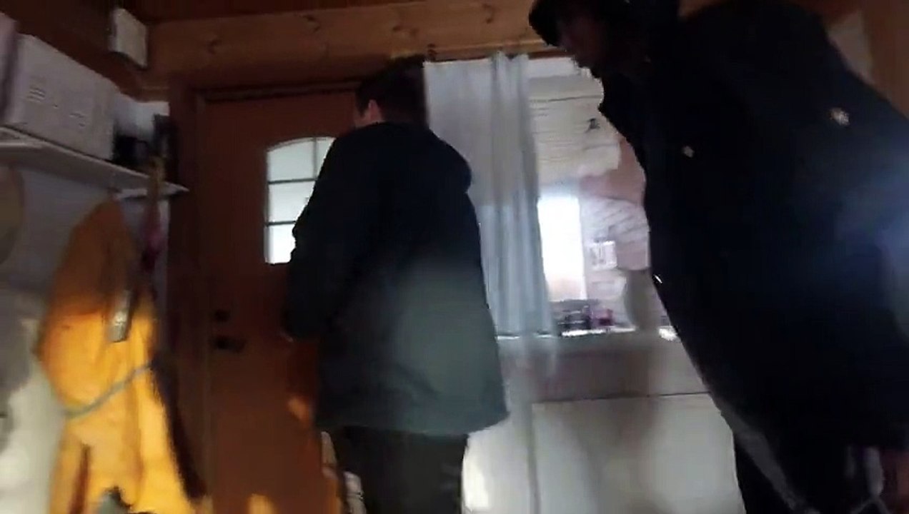 Ces jeunes vont regretter d'avoir balancé des oeufs sur la voiture de leur pote FAIL