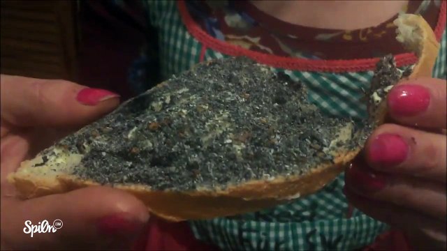 Bouffer une tartine de cendres de cigarettes - Pari bien crade