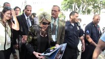 Joan Rivers -- Anthony Weiners a Piece of Garbage