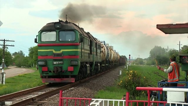 Тепловоз 2М62У-0277 отравляет от ст. Мамалига _ 2M62U-0277 departing from Mamaliga