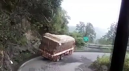 Truck Driver foolish drive Live Accident in Sabarimalai Kumuli Road at India