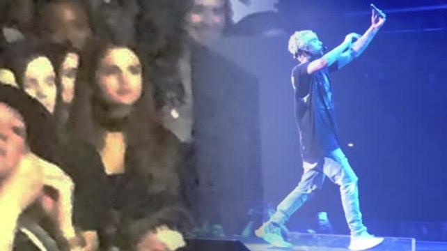 Selena Gomez besucht Justin Biebers Konzert