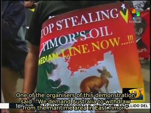 Dossier 03/24: Pope Francis washes feet of refugees for Easter Week