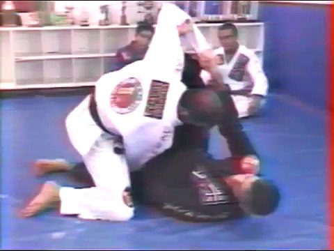 Ricardo De La Riva - Brazilian Jiu Jitsu tecniques 16