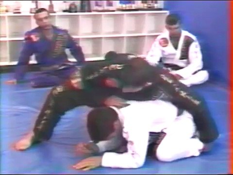 Ricardo De La Riva - Brazilian Jiu Jitsu tecniques 35