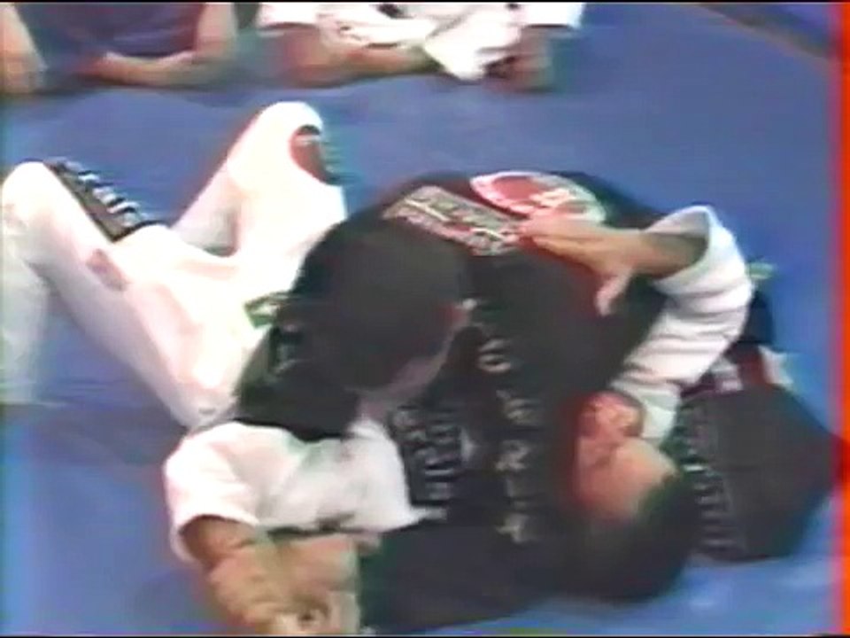 Ricardo De La Riva - Brazilian Jiu Jitsu tecniques 60