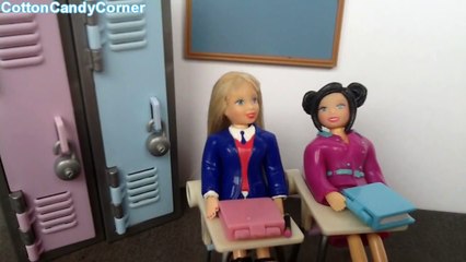 Polly Pocket & friend's winter break at PollyWorld