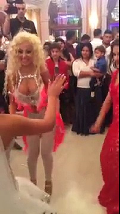 NEW !!!!! CRISTINA PUCEAN 2016   DANSEAZA CRIMINAL PE SYSTEMUL LUI FLORIN SALAM - LIVE
