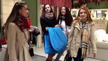 Des jeunes filles Russes chantent à IKEA en plein milieu des clients LOL