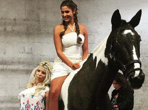 Exclu Vidéo : Jessica (Les Marseillais) et Coralie (Les Anges 8) découvrez leur shooting photo bientôt sur Public.fr