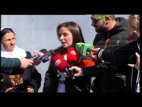 E dekreton Nishani - Presidenti fal Nazime Vishën. Nga sot ajo është e lirë: Do filloj shkollën