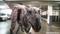 Caméra cachée: Un dinosaure plus vrai que nature dans un parking souterrain !
