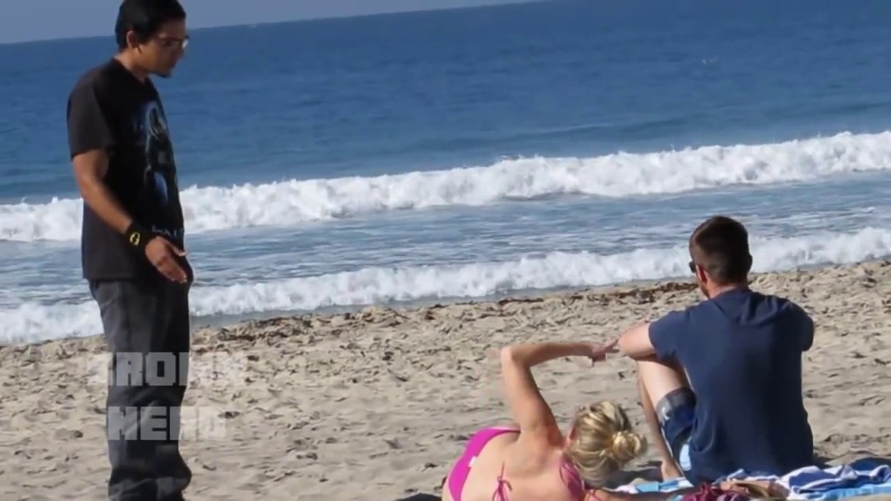 Trying To Get Girlfriend - pickup girls at beach - funny prank