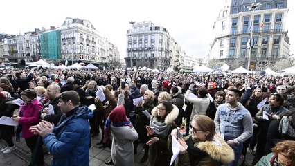 Attentats de Bruxelles: l'hymne européen joué en hommage aux victimes