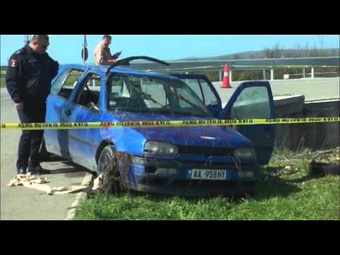 Kavajë, dy djem e një vajzë vdesin në aksident, makina doli nga rruga ra në kanal- Ora News-