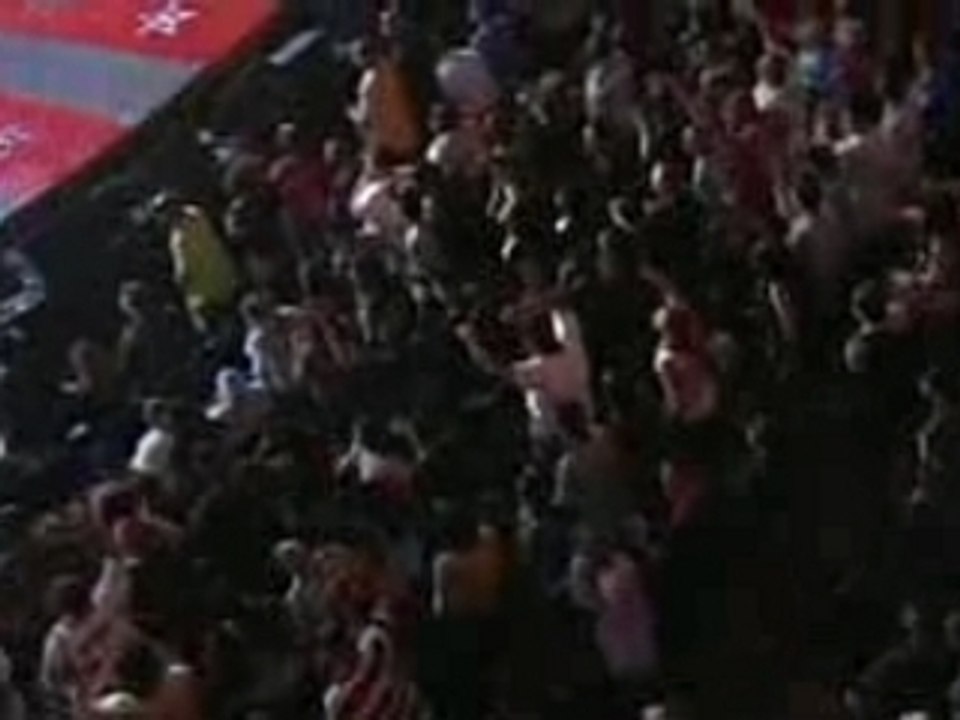 Nas Hip Hop Is Dead (live boost mobile rockcorps LA 2007)