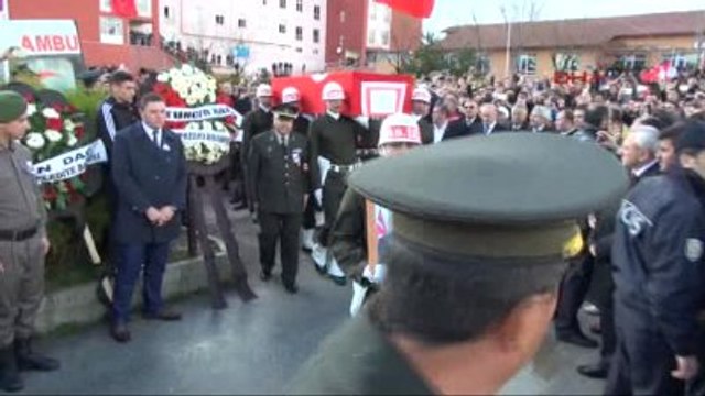 Bolu Şehit Uzman Çavuş Oflaz'ın Cenazesi Bolu'da Toprağa Verildi