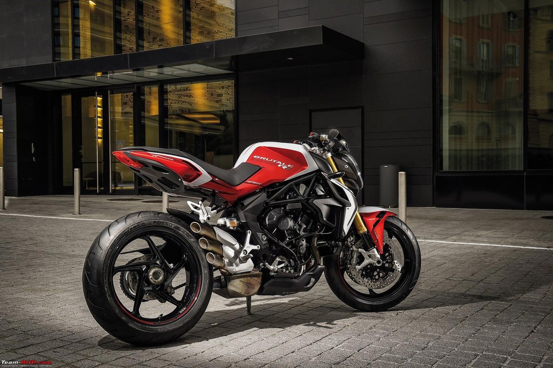 2016 MV AGUSTA BRUTALE 800 First Look - New styling and updated engine for the middleweight Brutale