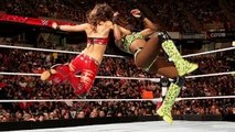 WWE RAW 04.20.15: Brie Bella vs. Naomi (720p)