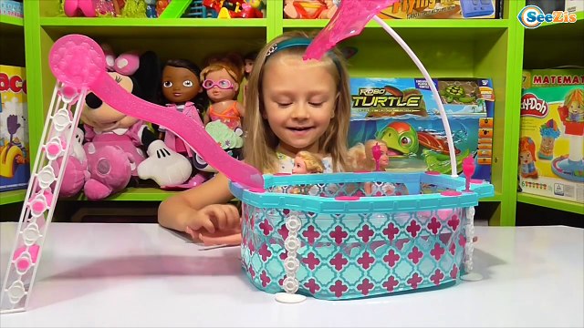 Кукла Барби. Ярослава купает кукол в бассейне. Бассейн для Барби. Игрушки для детей. Bath Time Doll