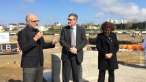 Pose de la première pierre du centre aquatique