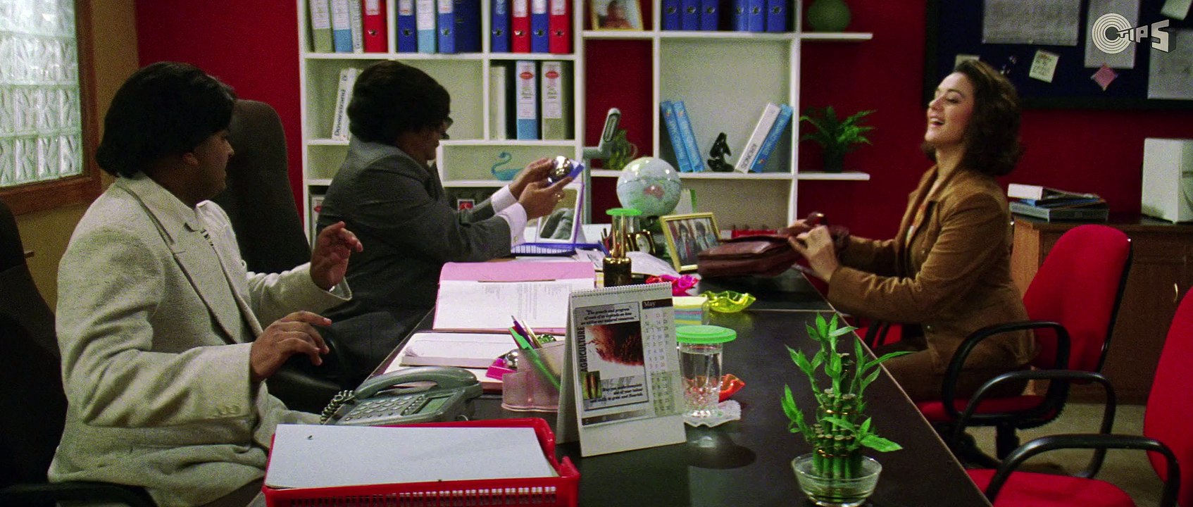 Preity Zinta Taking Bribe - Dil Hai Tumhara Scene