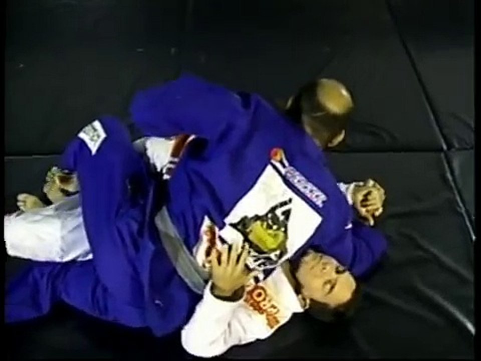 Roberto Correa (Gordo) - Jiu Jitsu Half Guard vol 1 full 42