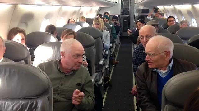 L’Aereo è In Ritardo… Ma Guardate Cosa Fa Questo Speciale Quartetto Nell’Attesa! ECCEZIONALI!