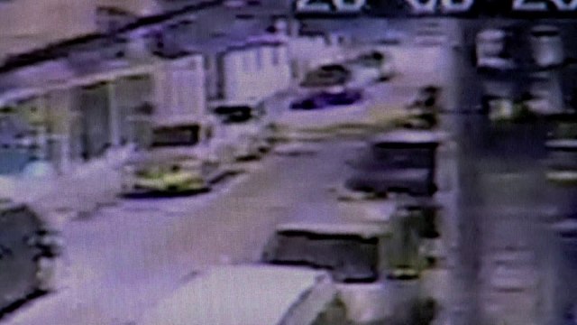 Motorista de Audi perde controle e atinge seis carros estacionados em Vitória