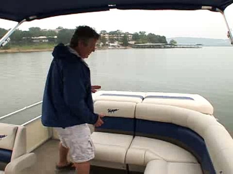 Voyager Super 22 Cruise - Change Room