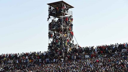 Les incroyables images du stade surbondé au Nigéria