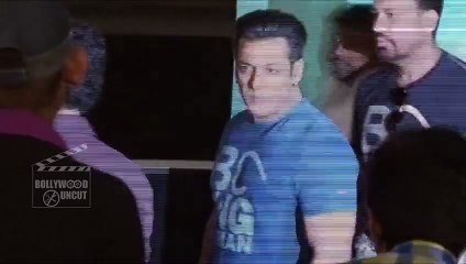 Salman Khan's Little FANS Go Crazy At Bajrangi Bhaijaan Event In Bandra, Mumbai