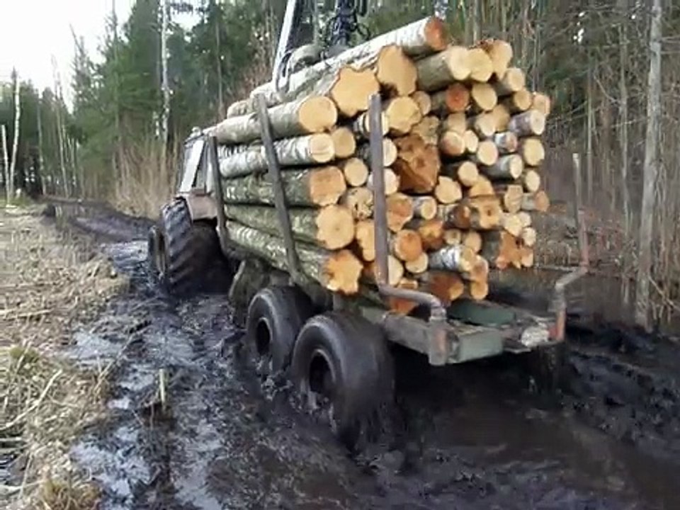 Belarus Mtz 1025, through the mud and water, extreme conditions
