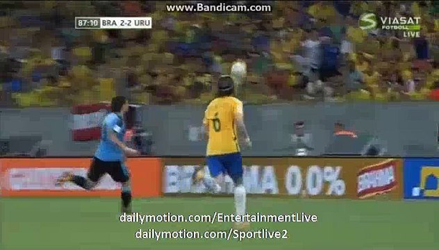 Luis Suarez Hits The CROSSBAR Brazil 2-2 Uruguay