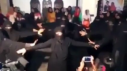 Burqa Dance Of Arab Girls In Goes Viral On Social Meida
