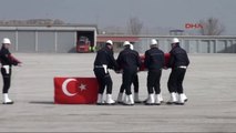 Yüksekova'da Şehit Olan Özel Harekat Polisi İçin Van'da Tören Düzenledi 1