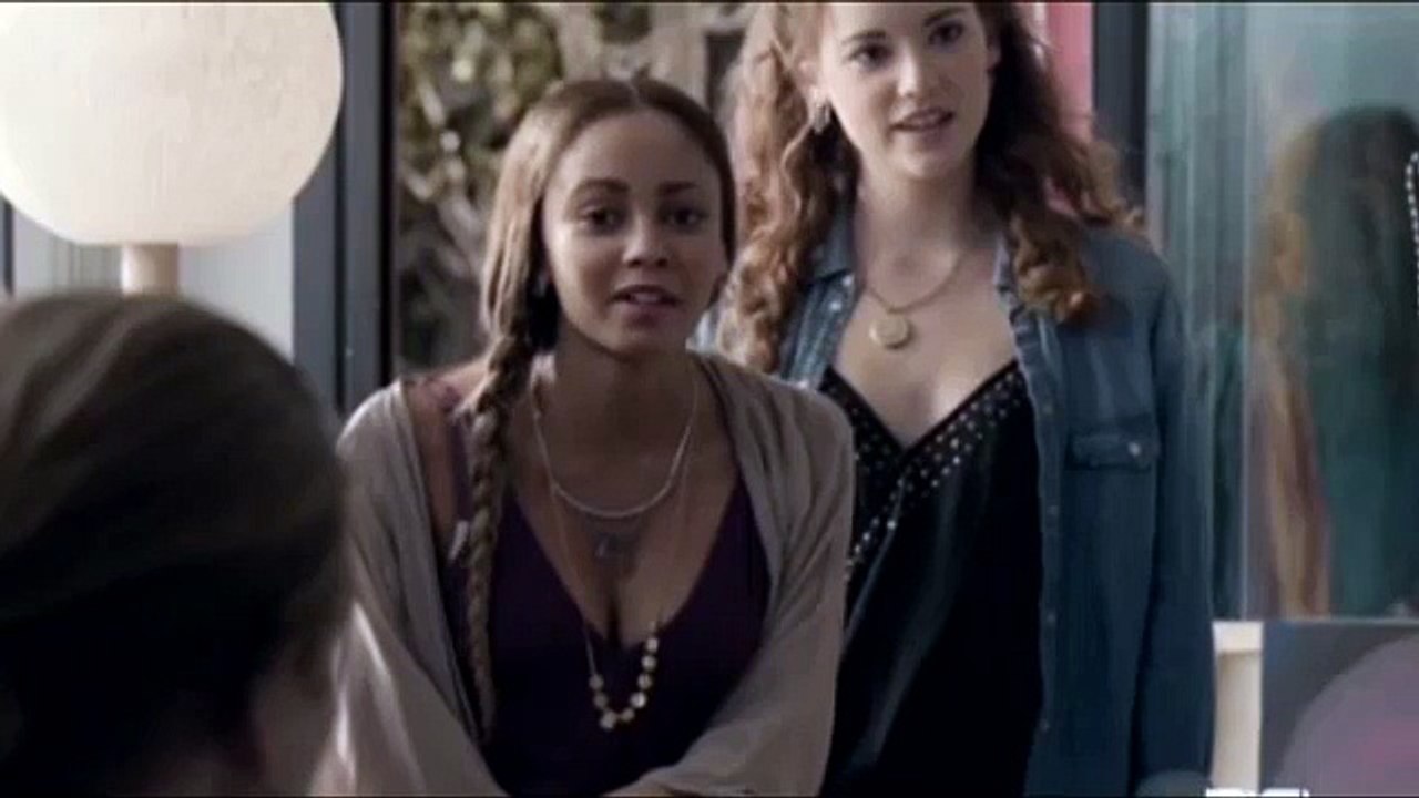Finding Carter 2x12 Bird and Madison Hot Lesbian Kiss Scene