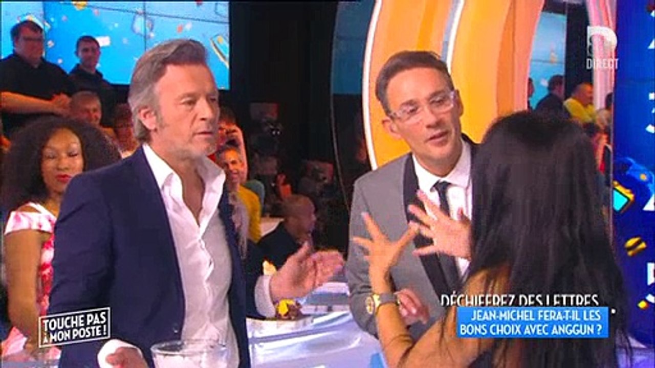 Piège : Julien Courbet embrasse Jean-Michel Maire... sur la bouche ! Regardez