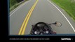 Un homme torse et jambes nues chute à moto, découvrez ses blessures impressionnantes (vidéo)