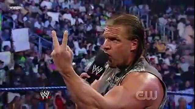 Triple H vs. The Great Khali (Broken Glass Arm Wrestling)