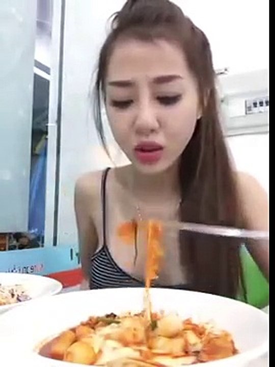 Hot boy xăm trổ đi ăn phia cùng bạn gái hot girl tăng thiên kim ( kimmy baby )