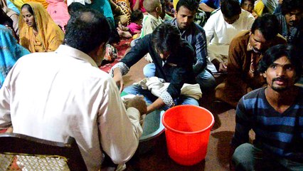 Foot Washing Service 2016