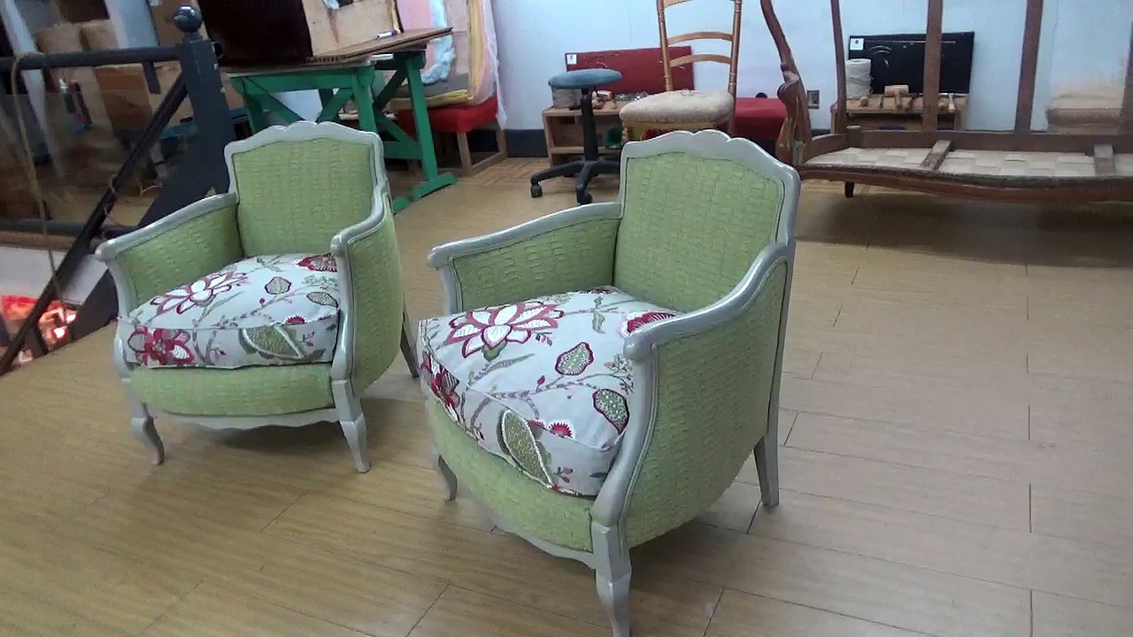 2 bergères restaurées dans l'atelier de Pau métiers d'art association