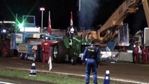 Tractorpulling Bakel 2010 : Green Muscleman 2 Breaks Down