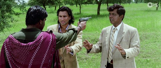 Saif Ali Khan & Ajay Devgns Great Escape | Kachche Dhaage Movie Scene