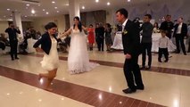 Вот как надо танцевать лезгинку на свадьбе!