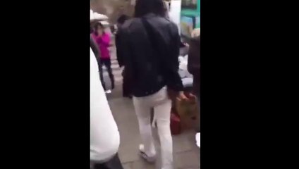 A Paris Il Monte Sur Un Bus Pour Éviter De Payer Un Ticket