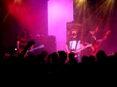 Les trois accords - Tout nu sur la plage