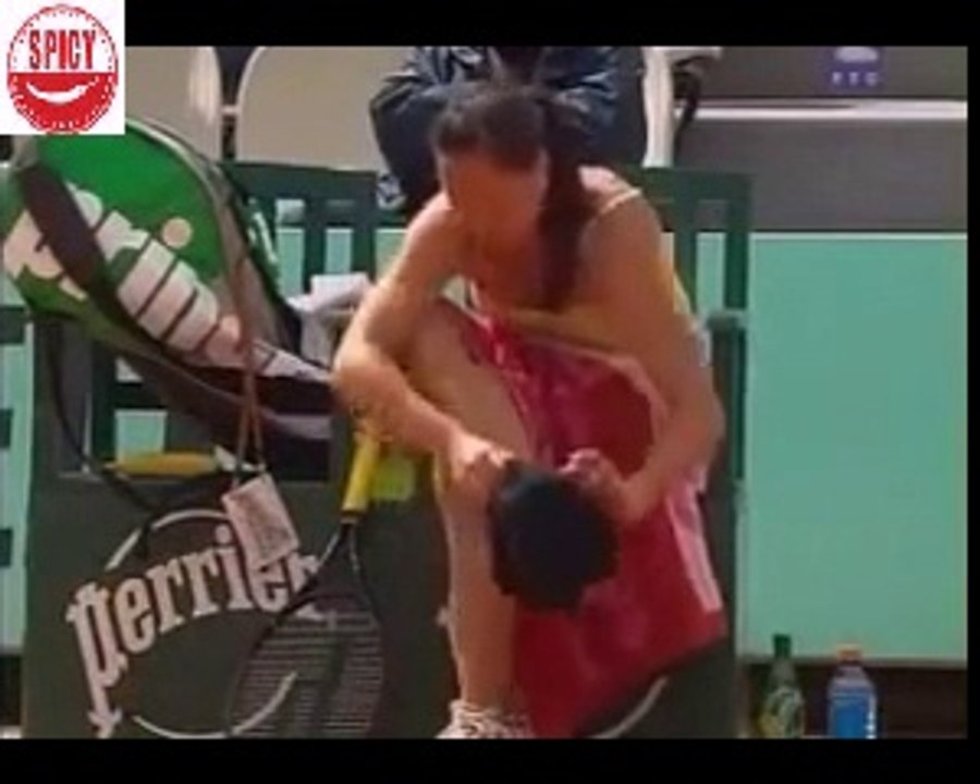 Tennis Player changes her Panties In the Court During game
