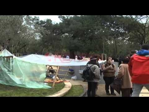 Parku i fëmijëve, protestuesit përplasen me policinë tek liqeni